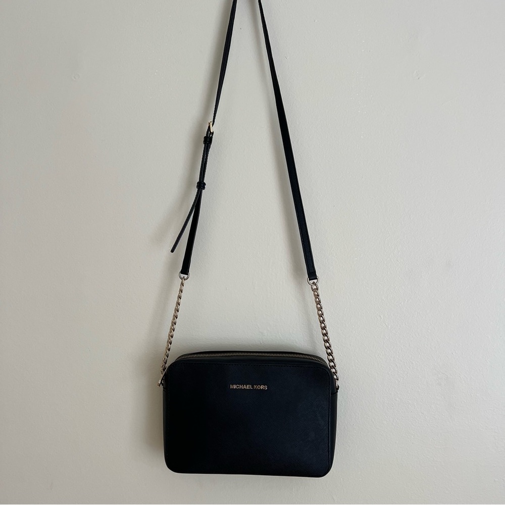 Michael Kors Jet Set Travel Large Crossbody • Black Saffiano Leather